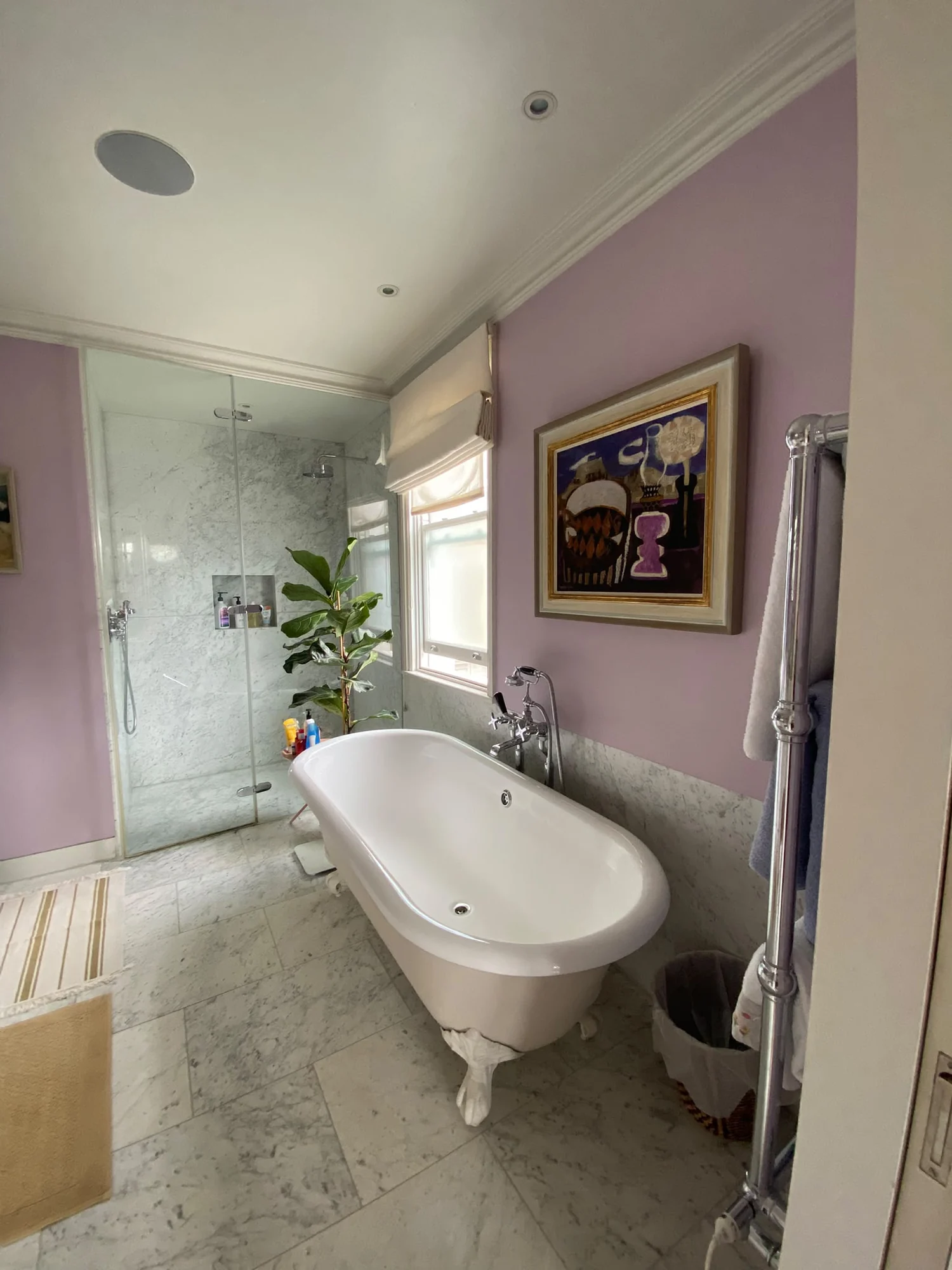 Second view of the bathroom decoration and fitted vanity